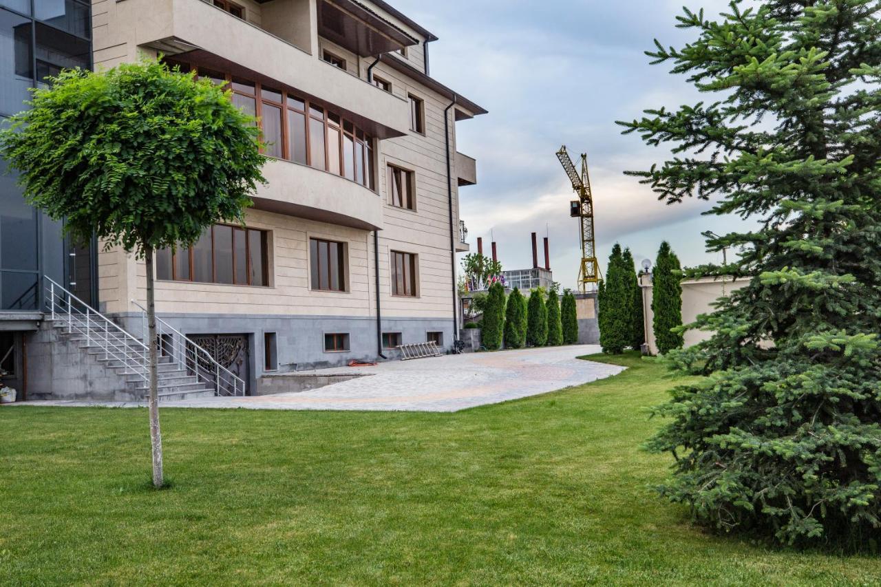 Bien Hotel Yerevan Ngoại thất bức ảnh