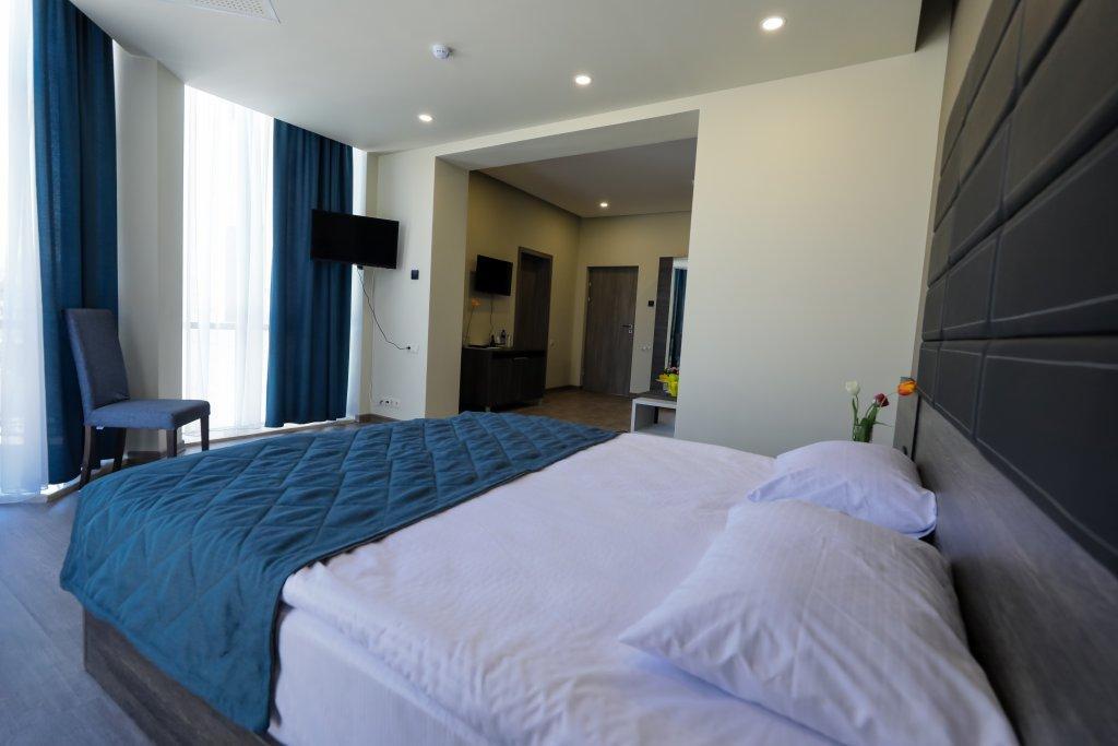 Bien Hotel Yerevan Ngoại thất bức ảnh