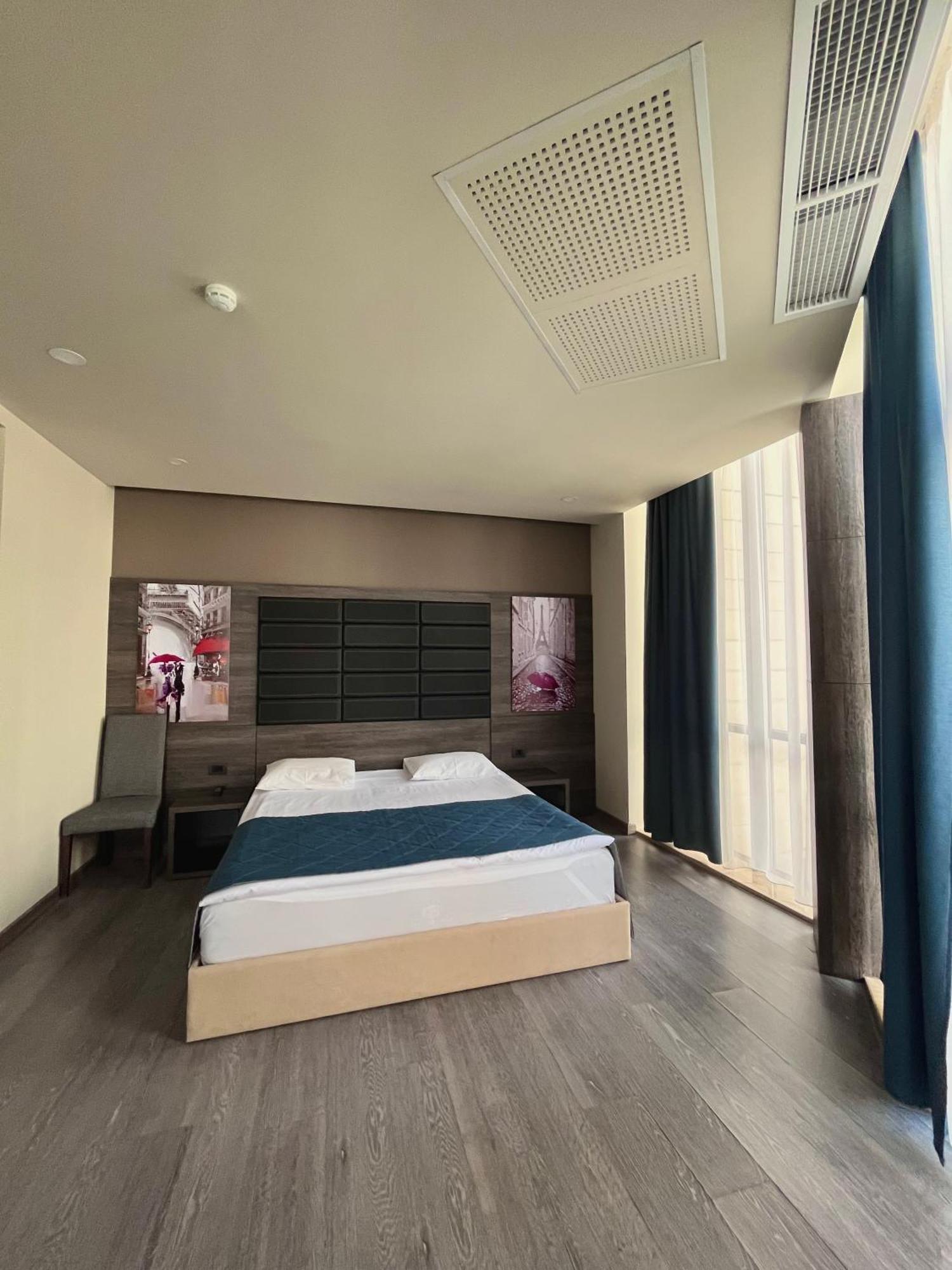 Bien Hotel Yerevan Ngoại thất bức ảnh