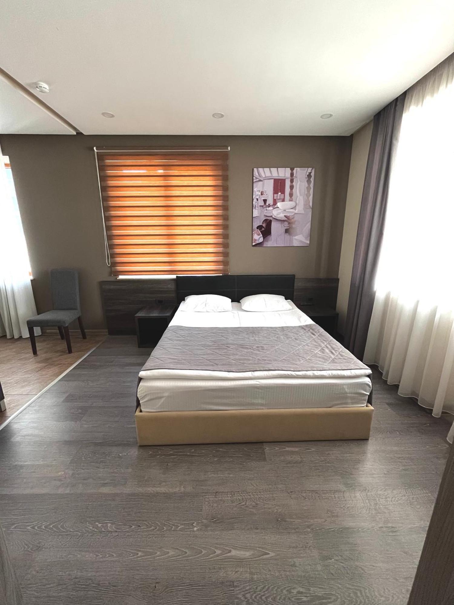 Bien Hotel Yerevan Ngoại thất bức ảnh