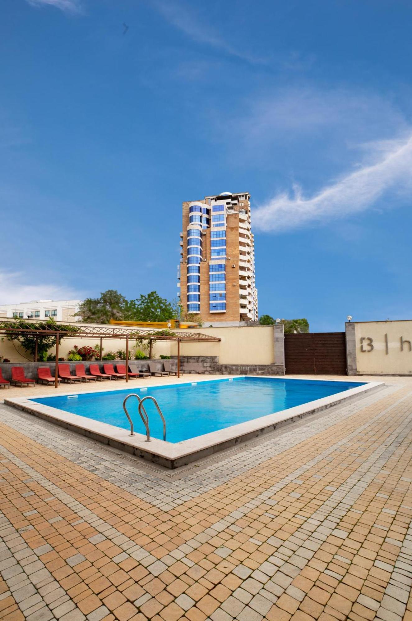 Bien Hotel Yerevan Ngoại thất bức ảnh