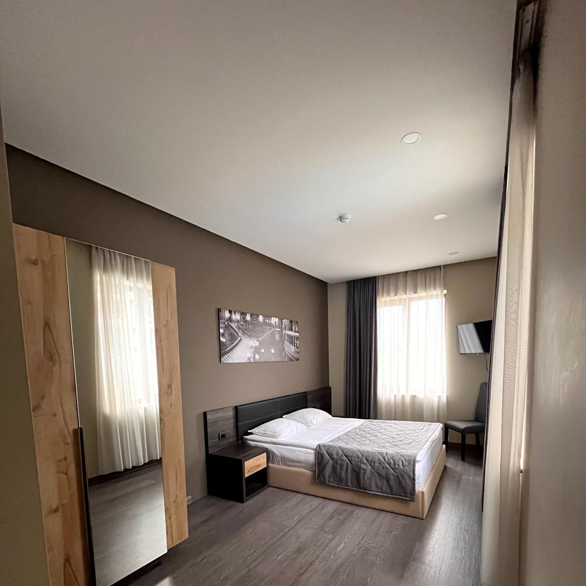 Bien Hotel Yerevan Phòng bức ảnh