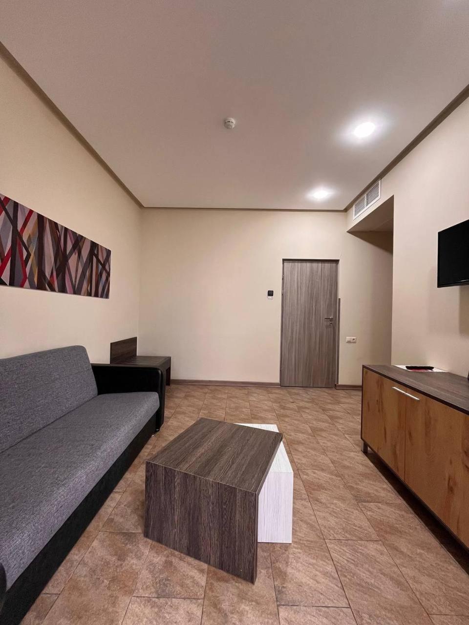 Bien Hotel Yerevan Ngoại thất bức ảnh