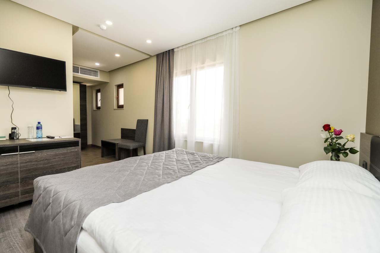 Bien Hotel Yerevan Ngoại thất bức ảnh