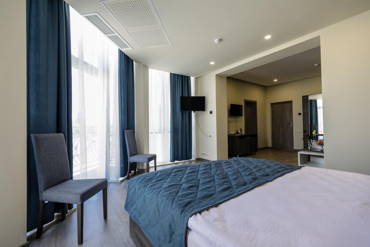 Bien Hotel Yerevan Ngoại thất bức ảnh