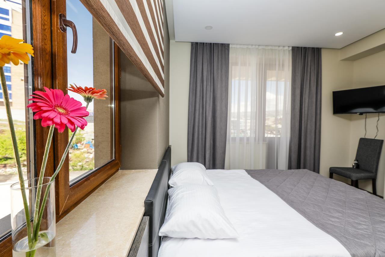 Bien Hotel Yerevan Ngoại thất bức ảnh